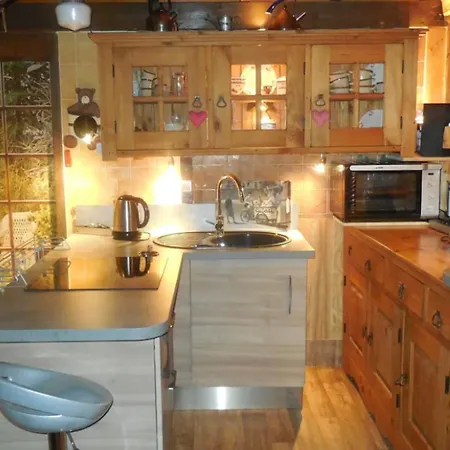 Chalet Spacious With Garden