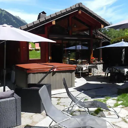 Chalet Spacious With Garden Chamonix